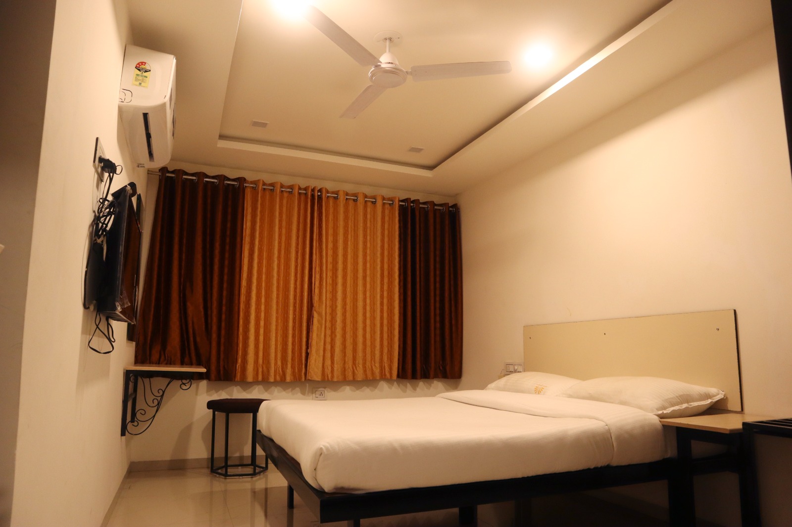 Deluxe Non Ac Room